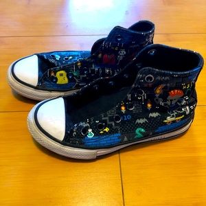 Boys size 12 Converse gamer shoe. Barely worn